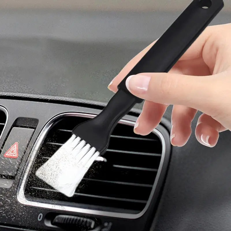 Non-slip grip and compact design of 2-piece vent brush set with cleaning heads