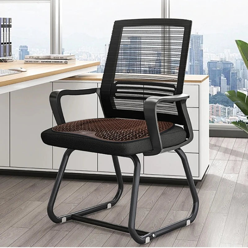 Side profile of breathable cooling gel seat cushion